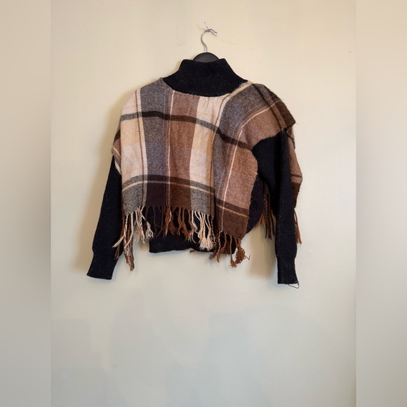 elomelo Plaid Button-Front Poncho Cape with Fringe Trim - Picture 9 of 16
